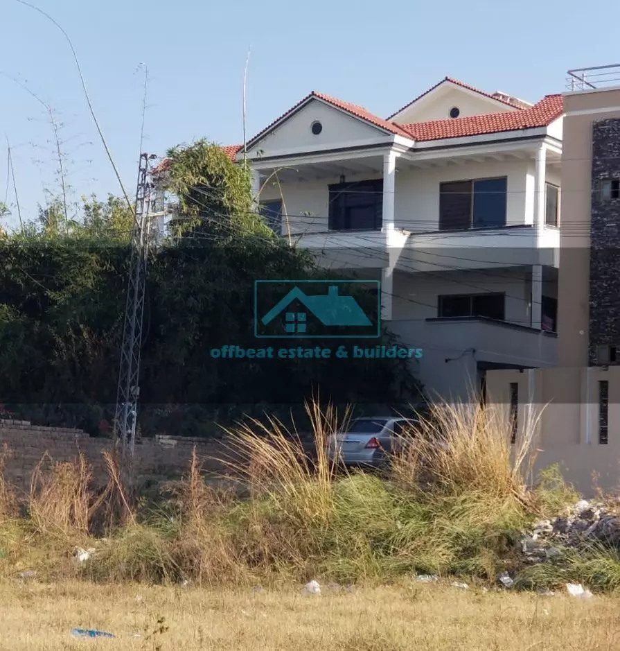 10 Marla Houses For Sale in Bani Gala Islamabad